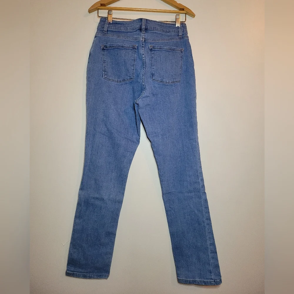 LL Bean classic straight leg light wash jean, 8
